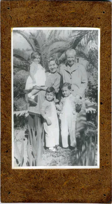 Gabriela Mistral junto a Nelly Aguirre 