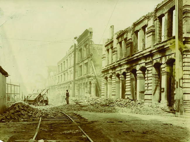 La calle Blanco de Valparaíso devastada por el terremoto