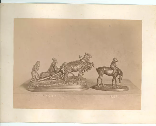 1 PEQUEÑA ESCULTURA
