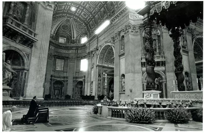 PDTE.AYLWIN ORANDO EN ROMA.