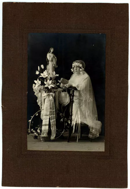 SRTA. ISABEL LARRINAGA QUEMADA.
