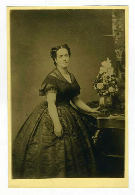 Retrato de Rosario Reyes Gómez de Bello