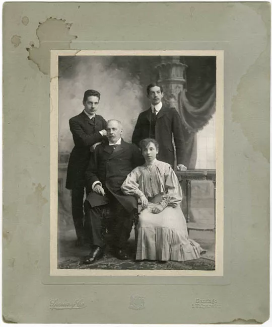 Retrato de familia Godoy Cruz