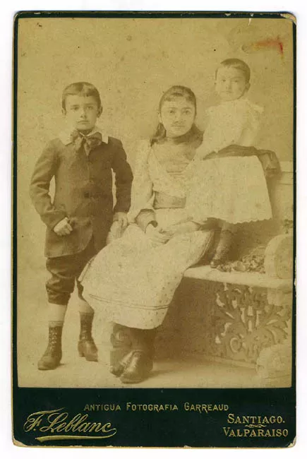 Doña Elena Saintjohn y otros