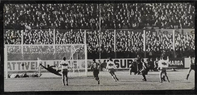 Partido de Fútbol donde aparece jugando Tito Fouilloux  