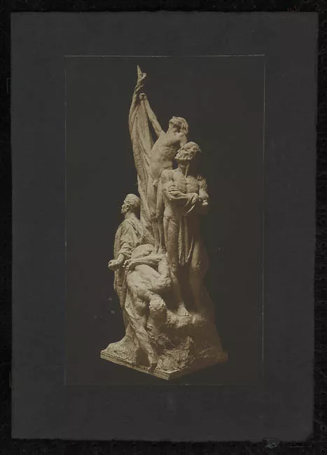 Escultura "Combate de la Concepción" de Rebeca Matte