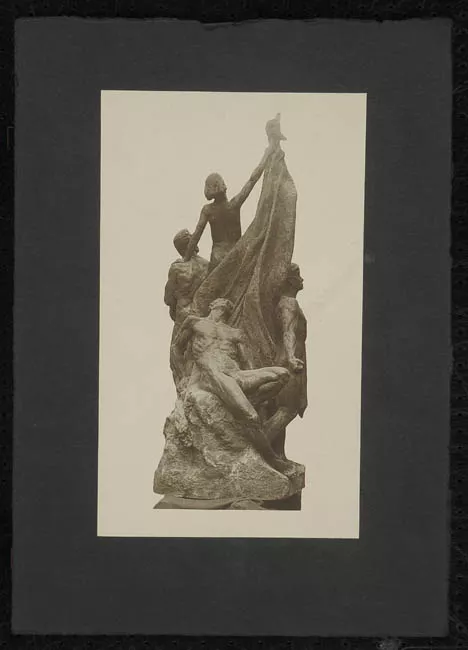 Homenaje a los "Héroes de la Concepción" foto de la escultura hecha en bronce de 5 mt. [...]