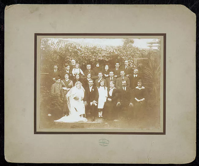 Retrato grupal de matrimonio 