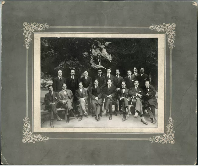Retrato grupal con Arturo Matte Larraín