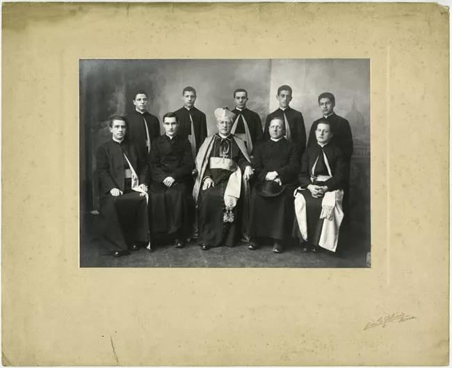 Retrato de seminaristas con Monseñor  Antonio Castro Álvarez
