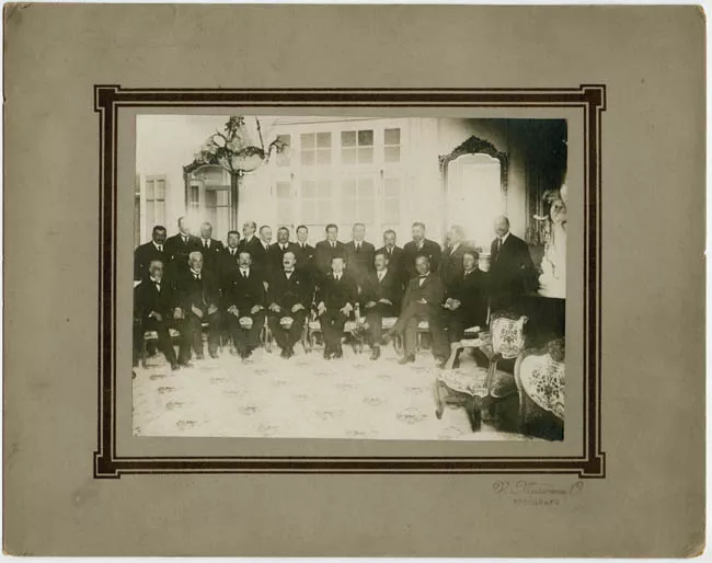 Retrato grupal con Presidente Arturo Alessandri Palma 