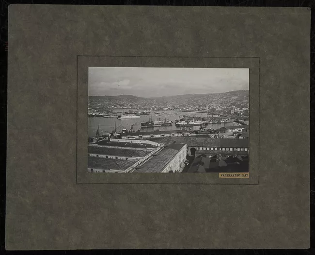 Vista panorámica de la bahía de Valparaíso 