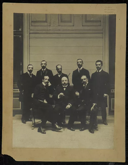 Retrato grupal con Eulogio Altamirano Talavera