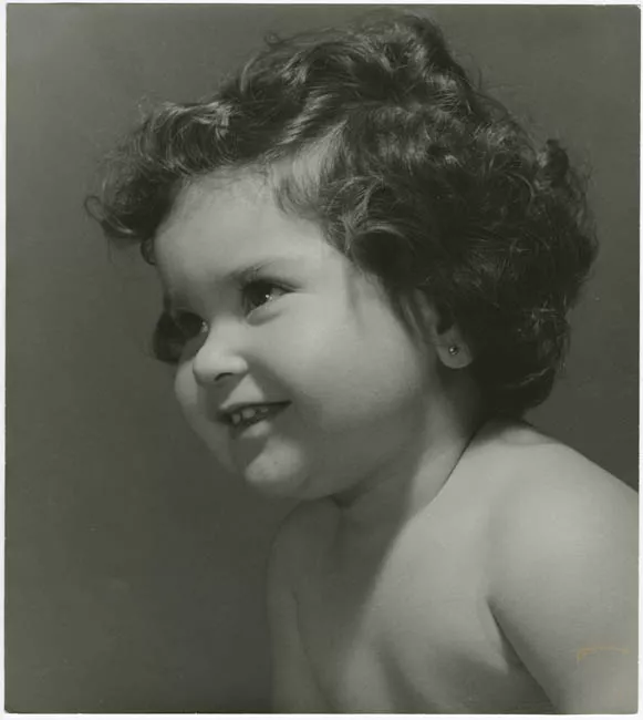Retrato infantil de Estudio de niña Fuentes