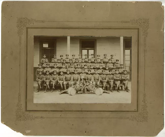 Retrato grupal de militares 