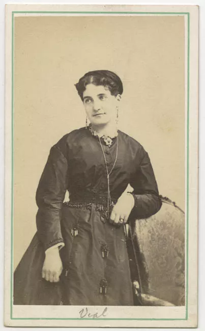 Retrato de Dolores Vial Ugarte