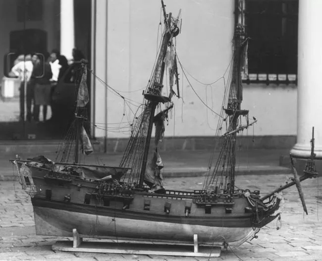 M.H.N.RESTAURACION FRAGATA