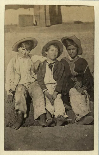 Niños sentados