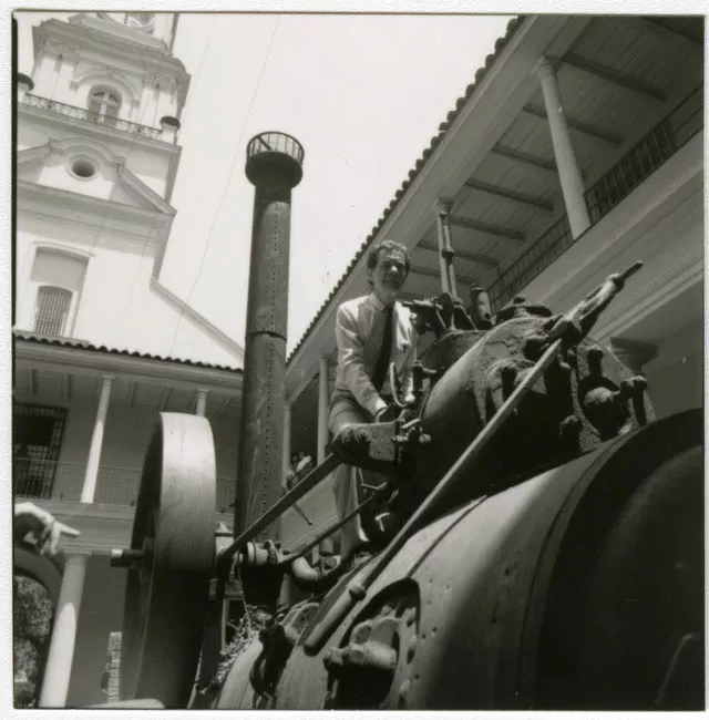 M.H.N.LLEGADA DEL LOCOMOVIL