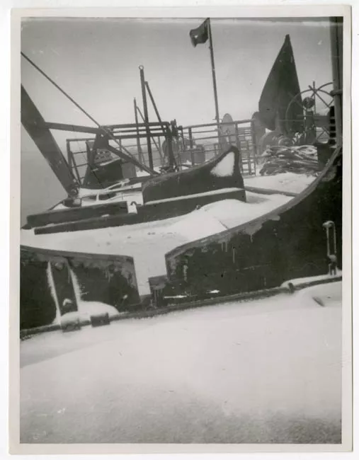 BUQUE EN ANTARTICA