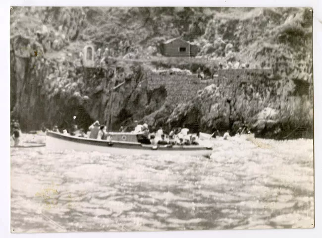 1 BOTES EN EL RIO