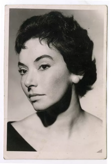 MONICA ARAYA ,LA DIRECTORA.
