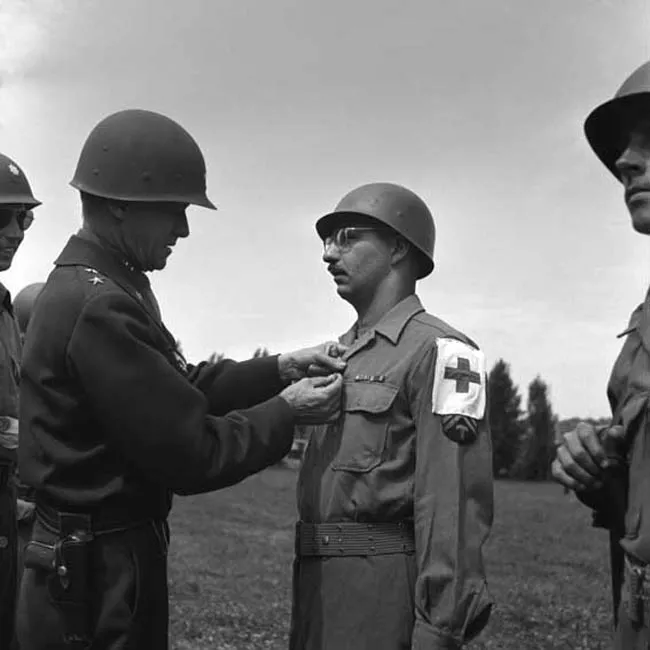 Marcos Chamudes soldado, fotógrafo