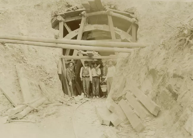 Construcción de tunel ferroviario