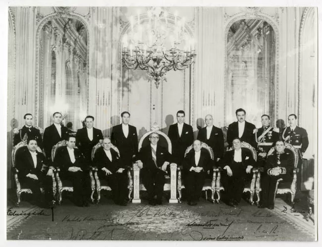 Presidente Juan Antonio Ríos Morales y su gabinete