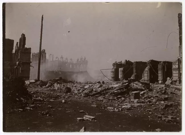 Av. Brasil Valparaíso post terremoto 1906