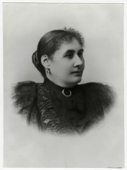 SRA. MILAGRO URRUTIA DIAZ.