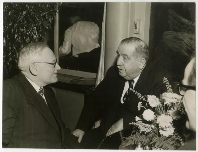 Con Leon Jouhaux, líder sindical francés