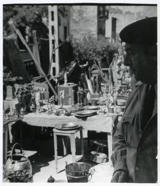 Pablo Neruda, mercado de las pulgas, París