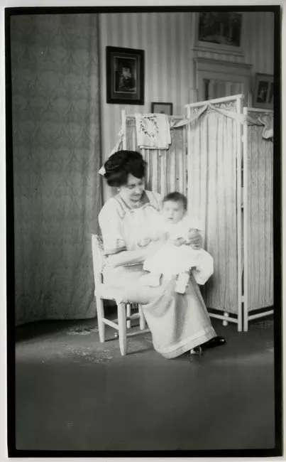 MARIA LUISA BEECHE DE EASTMAN E HIJO