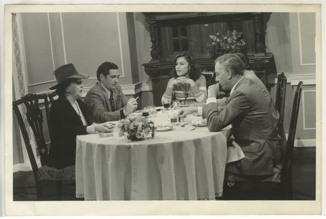"ALMORZANDO EN EL TRECE"C.JAUREGUIBERRY.