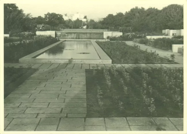 Jardín con esculturas