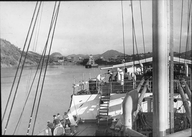 Barcos en Canal de Panamá
