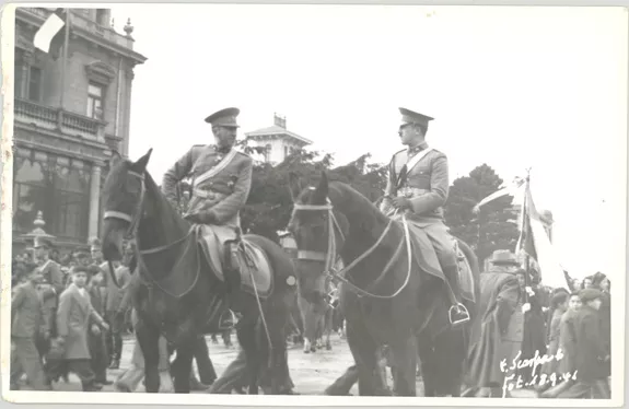 Militares