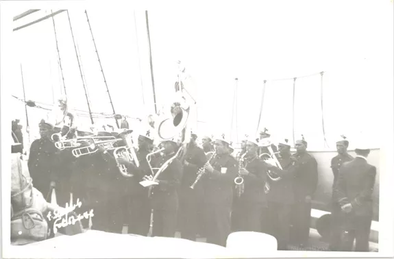 Banda en el barco
