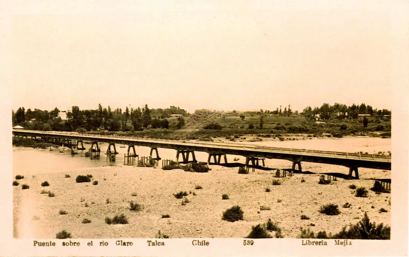 Puente sobre el Río Claro de Talca