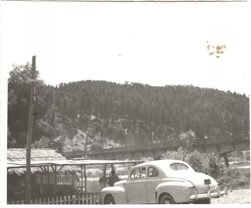 Puente sobre el Río Claro