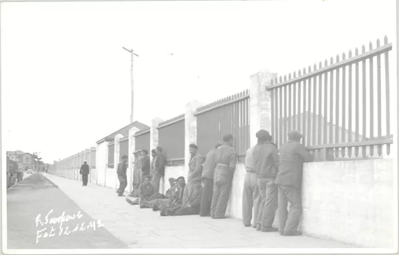 Hombres descansando