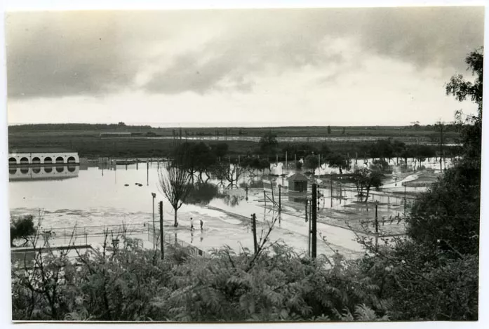 Vista a estación de ferrocarriles de La Serena inundada