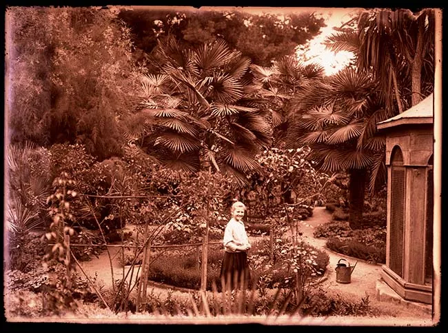 Niña en parque