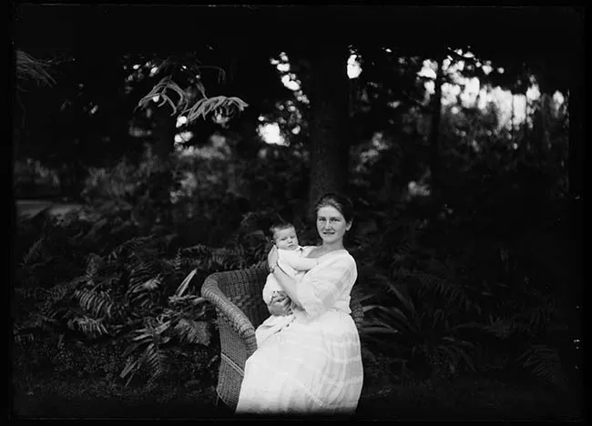 Retrato de mujer con infante