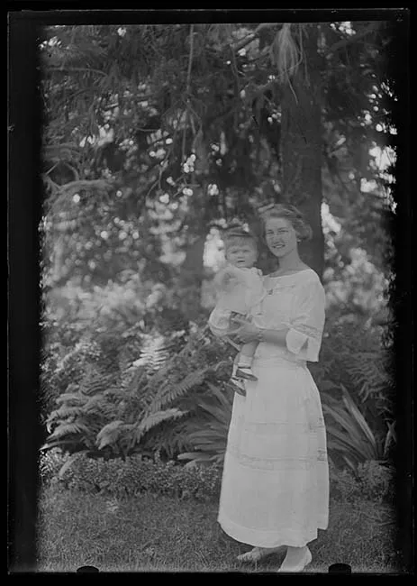 Retrato de mujer con infante