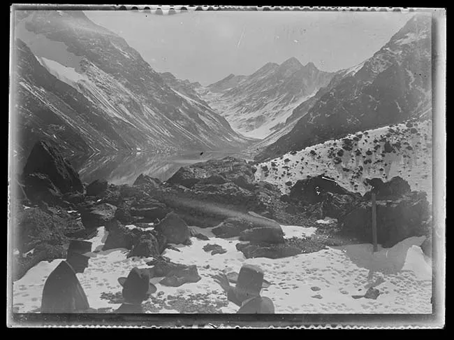Sujetos en paisaje cordillerano