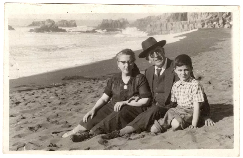 Retrato familiar en la playa de Constitución