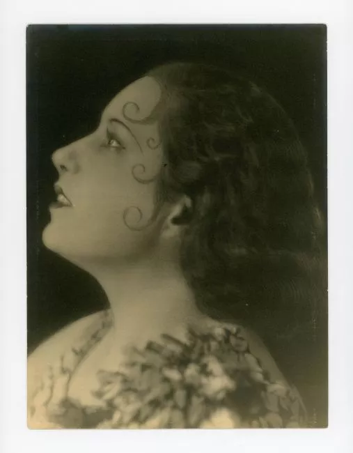 Retrato de Carmen Moreno de Flores