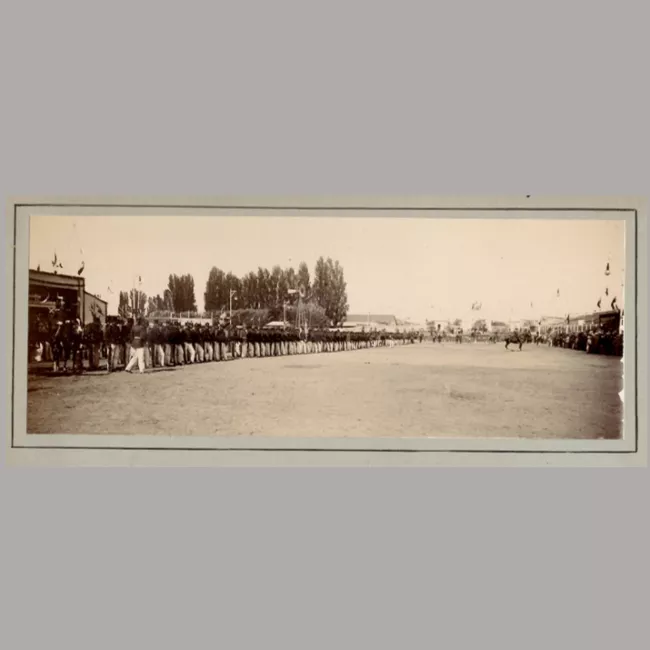 Desfile en la Exposición Agrícola e Industrial de Talca